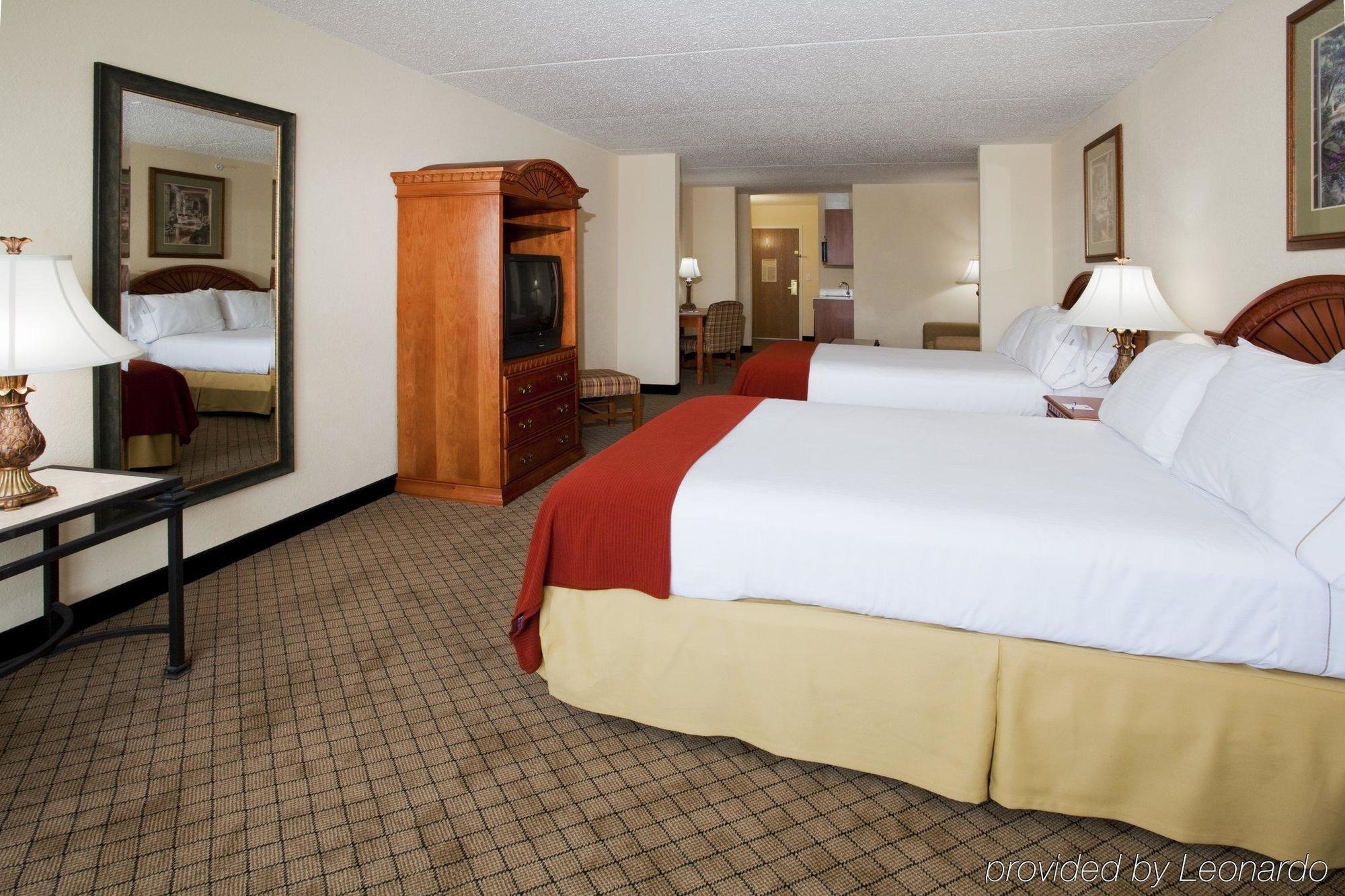 Holiday Inn Express Hotel & Suites Аркейдия Стая снимка