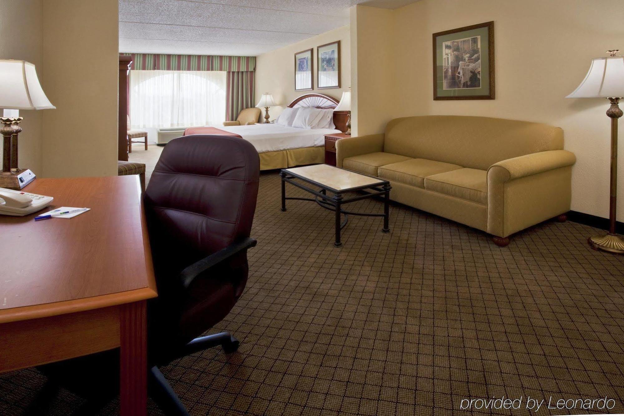 Holiday Inn Express Hotel & Suites Аркейдия Екстериор снимка